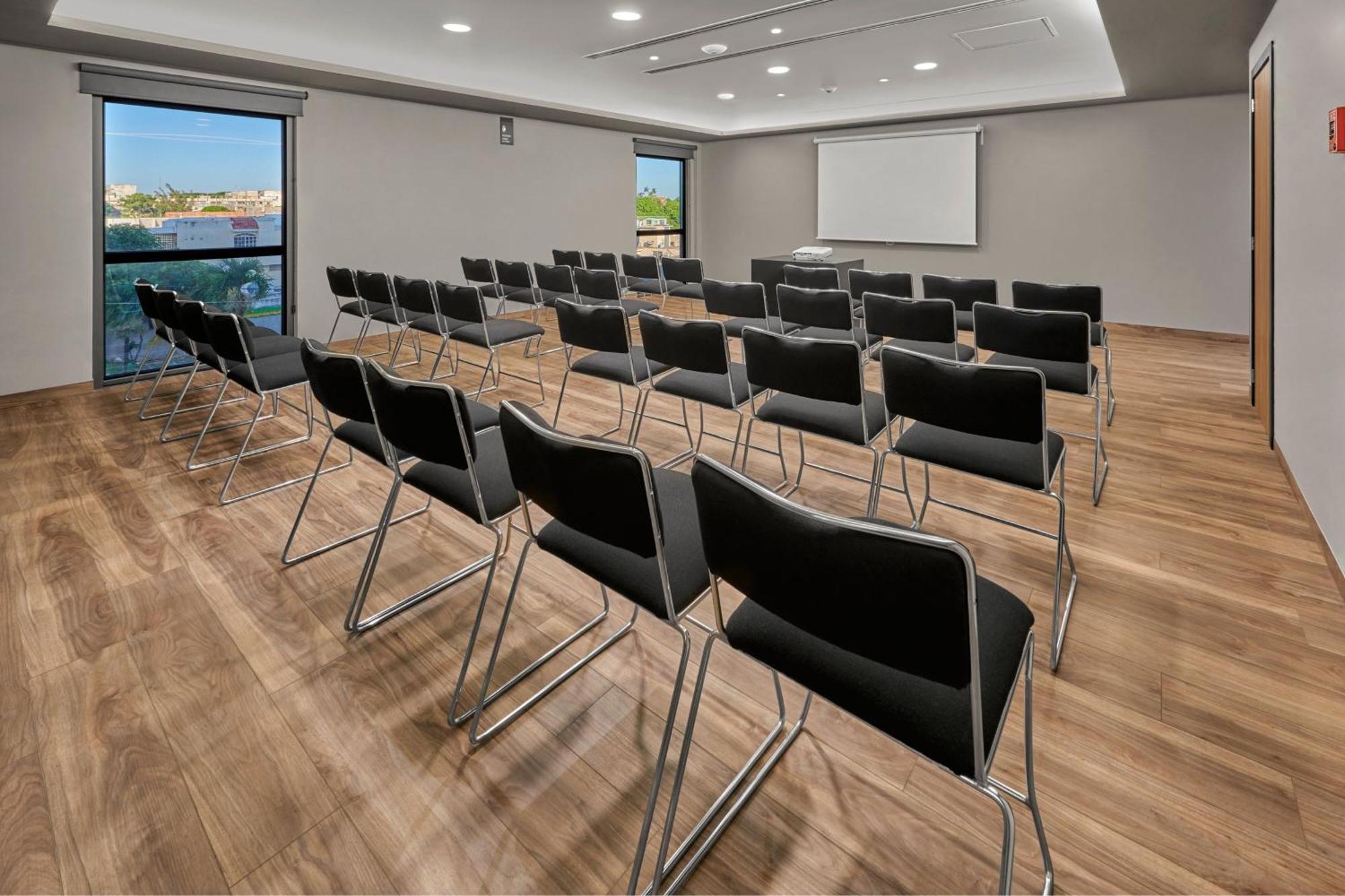 City Express Plus By Marriott Leon Centro De Convenciones Zewnętrze zdjęcie