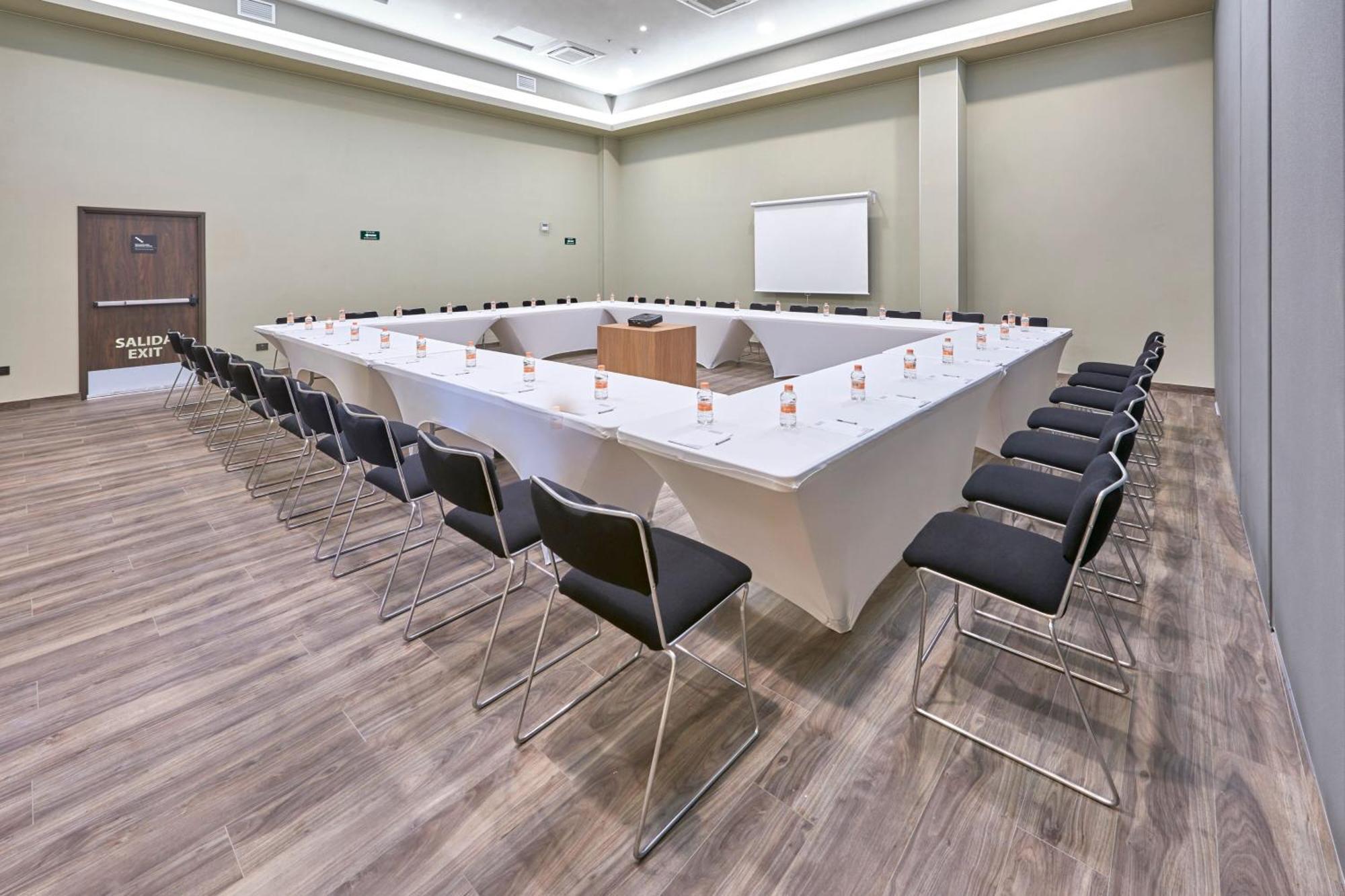 City Express Plus By Marriott Leon Centro De Convenciones Zewnętrze zdjęcie